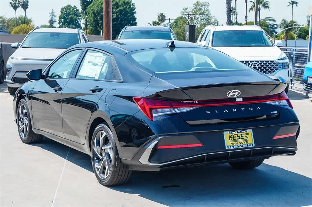 Thumbnail: 2025 Hyundai Elantra - 3