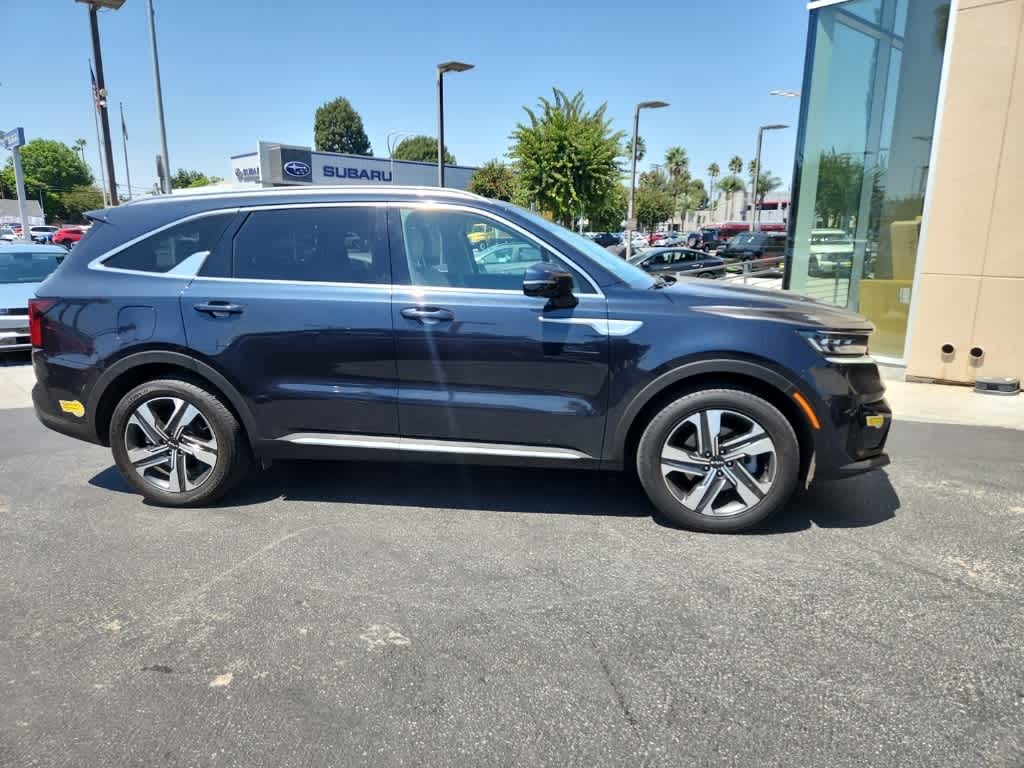 Thumbnail: 2022 Kia Sorento - 4
