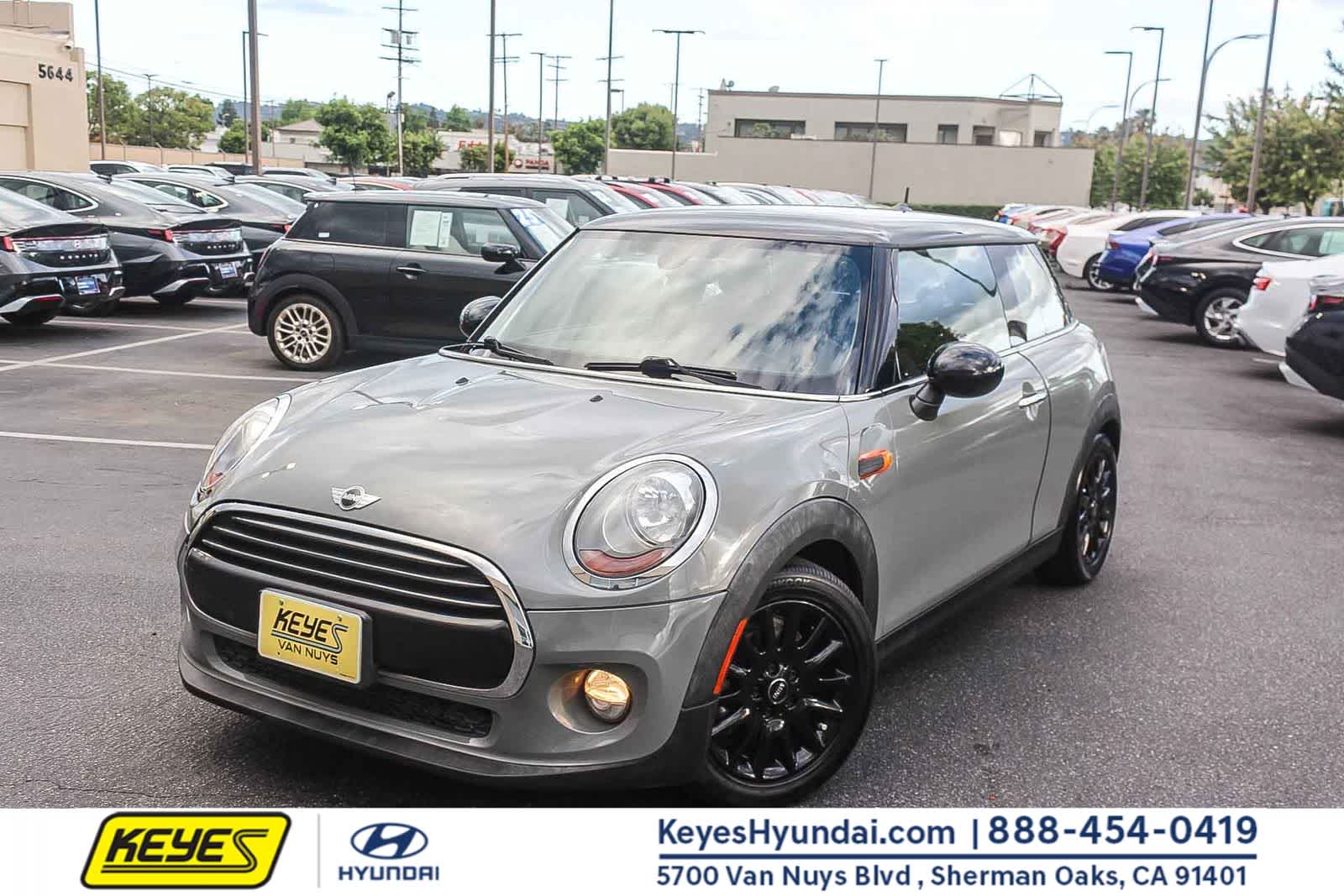 2017 MINI Cooper Hardtop 2 Door -
                  Van Nuys, CA
