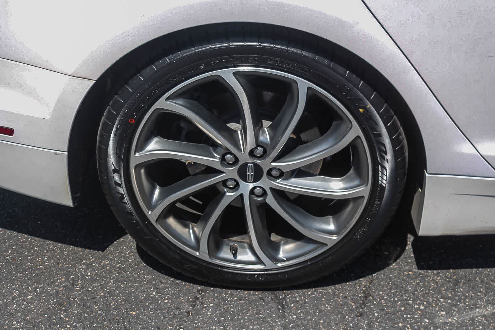 Thumbnail: 2019 Lincoln MKZ - 12