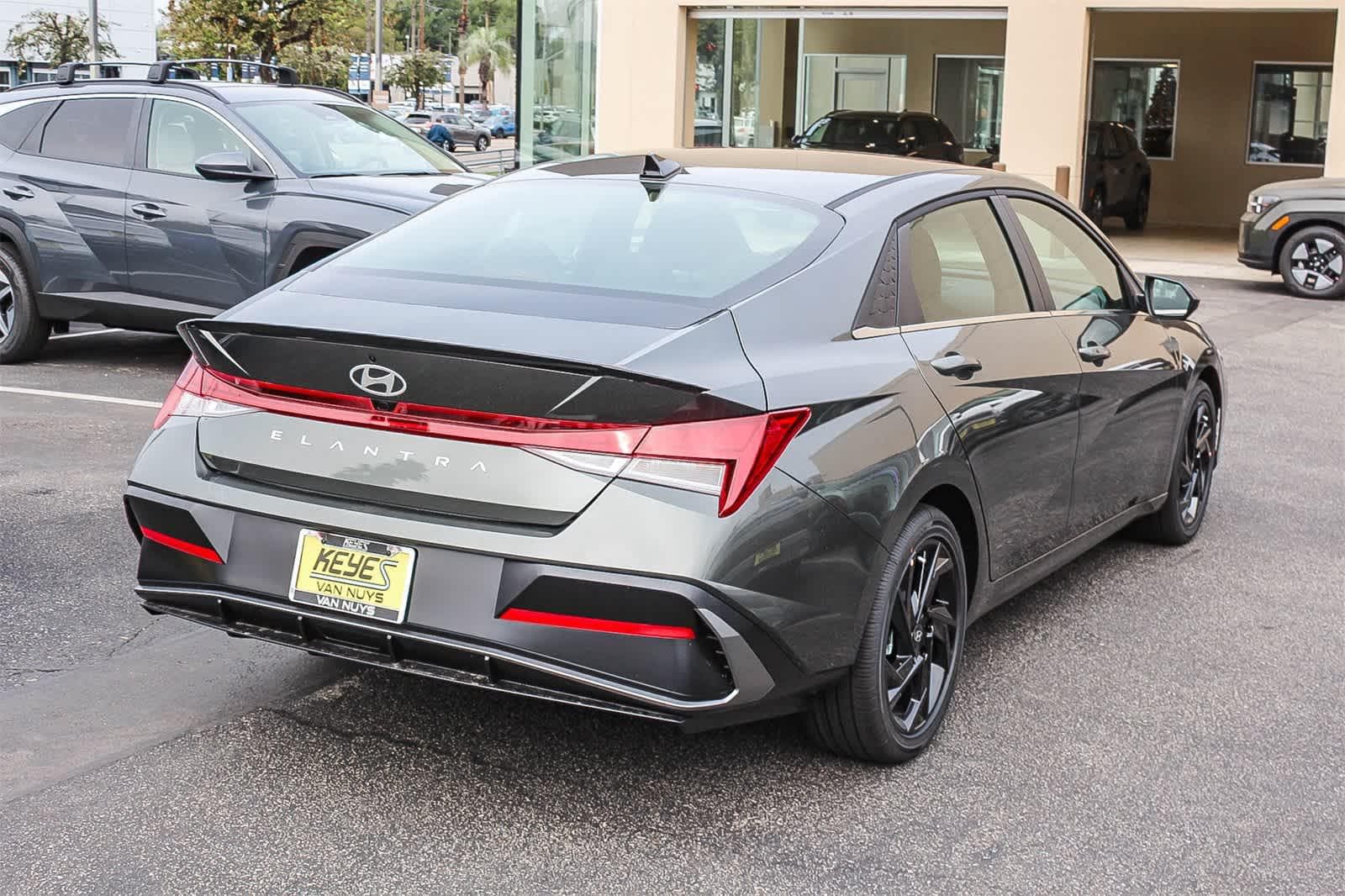 Thumbnail: 2026 Hyundai Elantra - 4