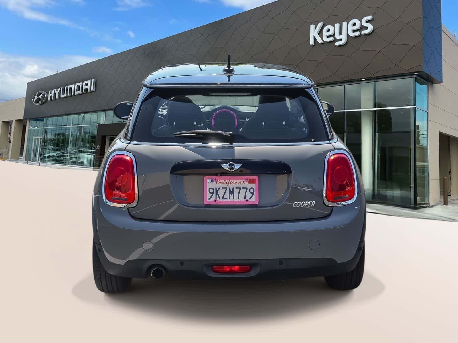 Thumbnail: 2017 MINI Cooper Hardtop - 6