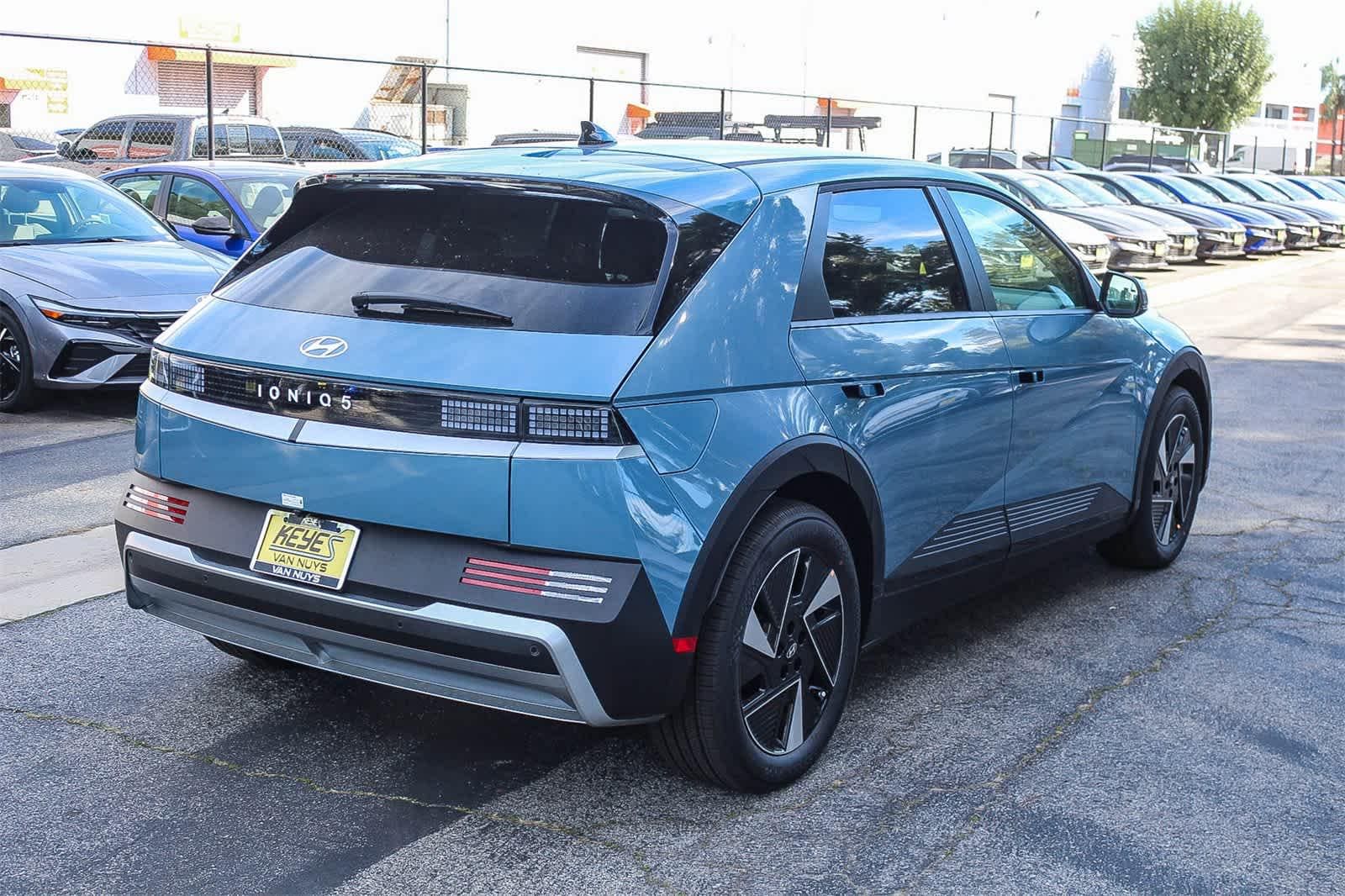 Thumbnail: 2026 Hyundai Ioniq 5 - 4