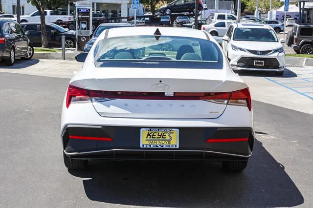 2025 Hyundai Elantra Blue 5