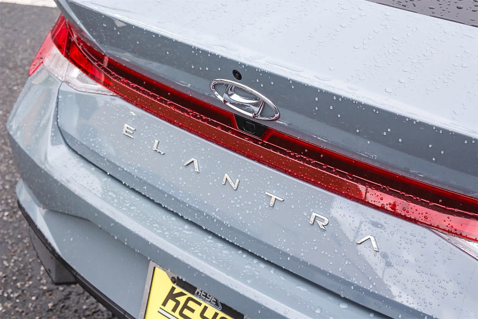 Thumbnail: 2022 Hyundai Elantra - 9