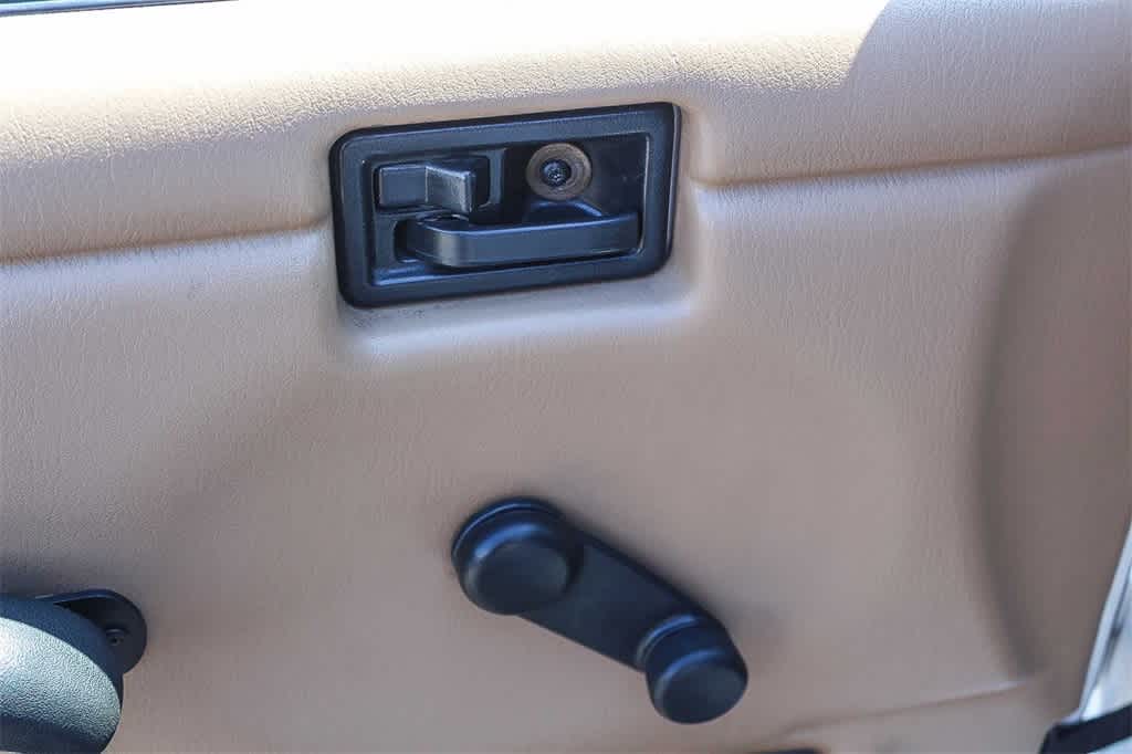 Thumbnail: 2002 Jeep Wrangler - 18