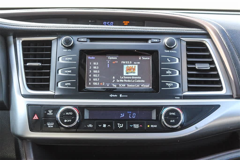 Thumbnail: 2015 Toyota Highlander - 14