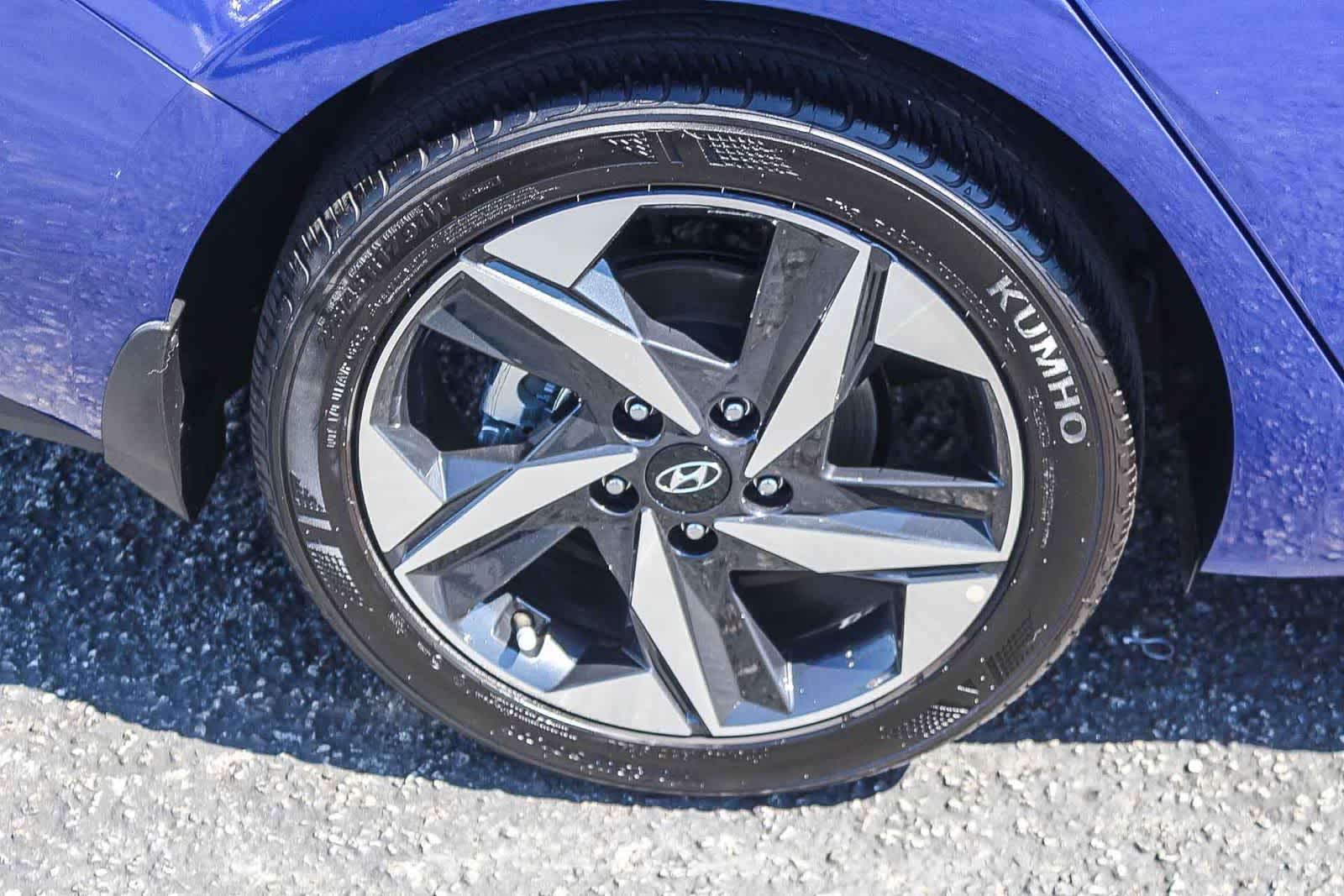 Thumbnail: 2023 Hyundai Elantra - 11