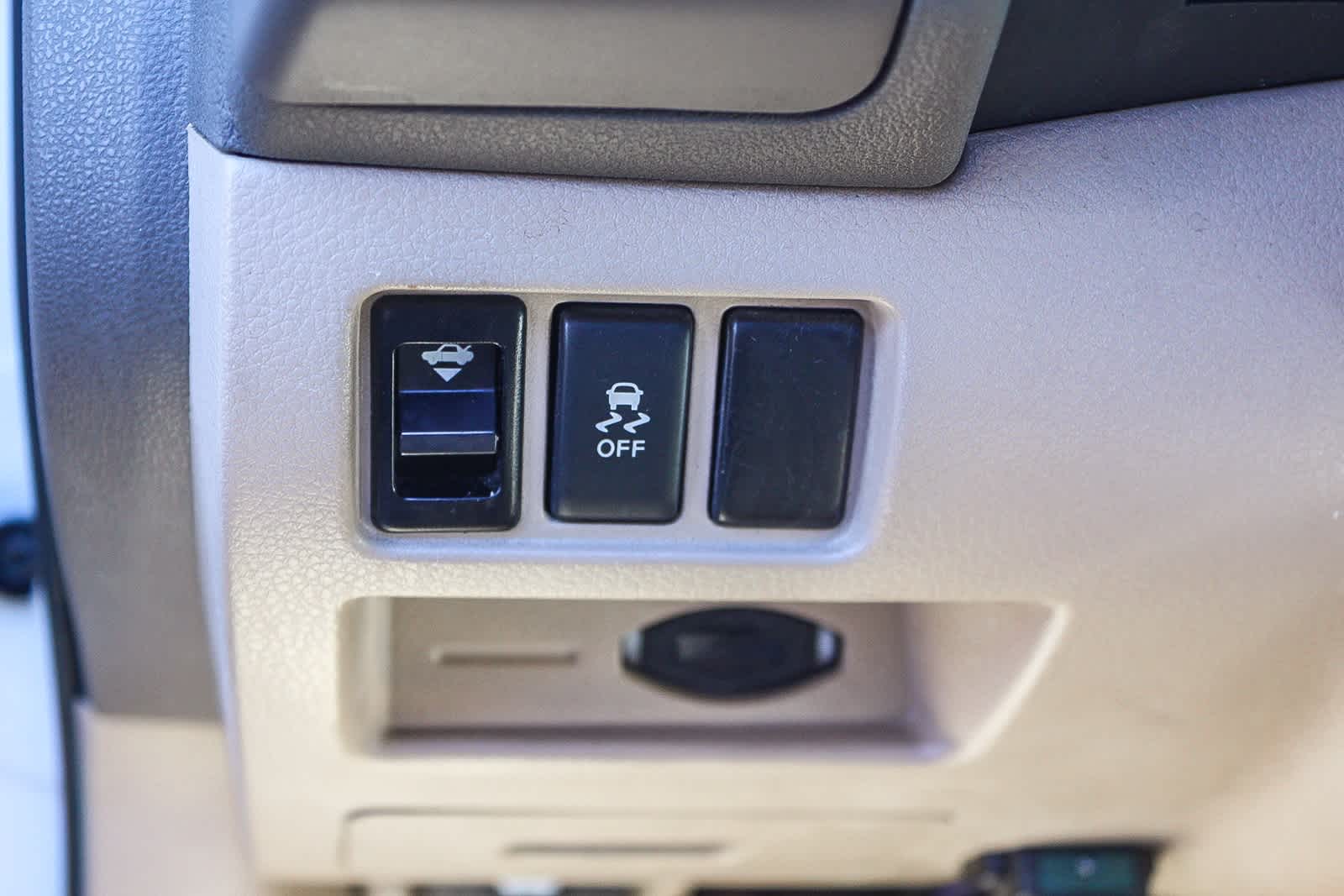 Thumbnail: 2012 Nissan Altima - 31