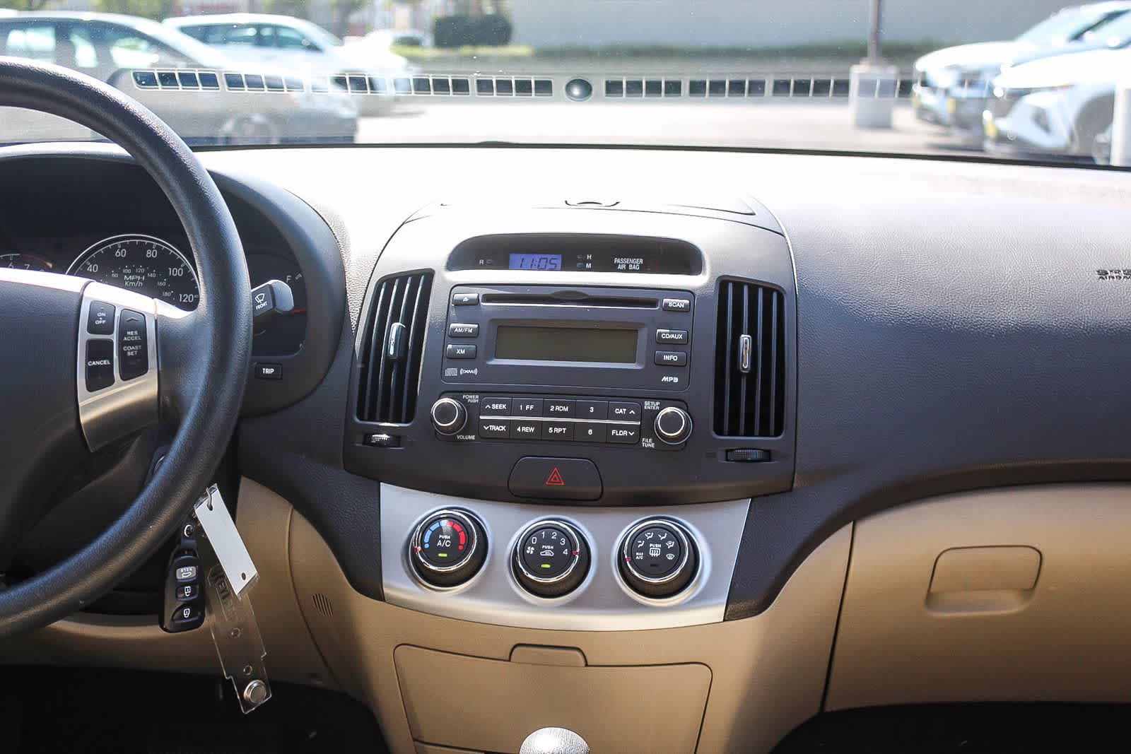 Thumbnail: 2010 Hyundai Elantra - 18