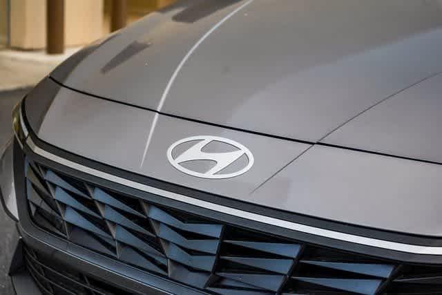 Thumbnail: 2025 Hyundai Elantra - 9