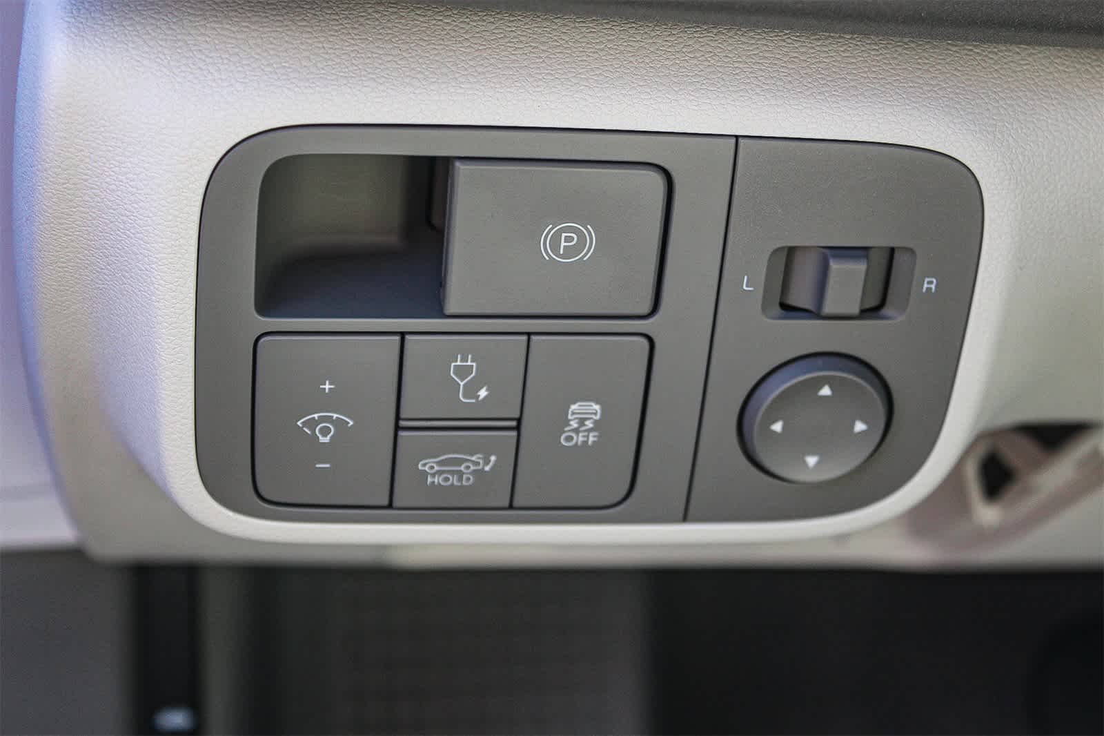 Thumbnail: 2025 Hyundai Ioniq 6 - 27