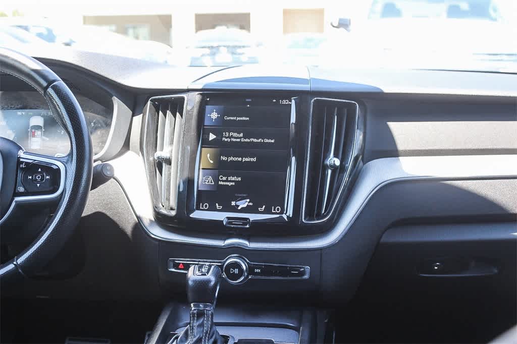 Thumbnail: 2018 Volvo XC60 - 13