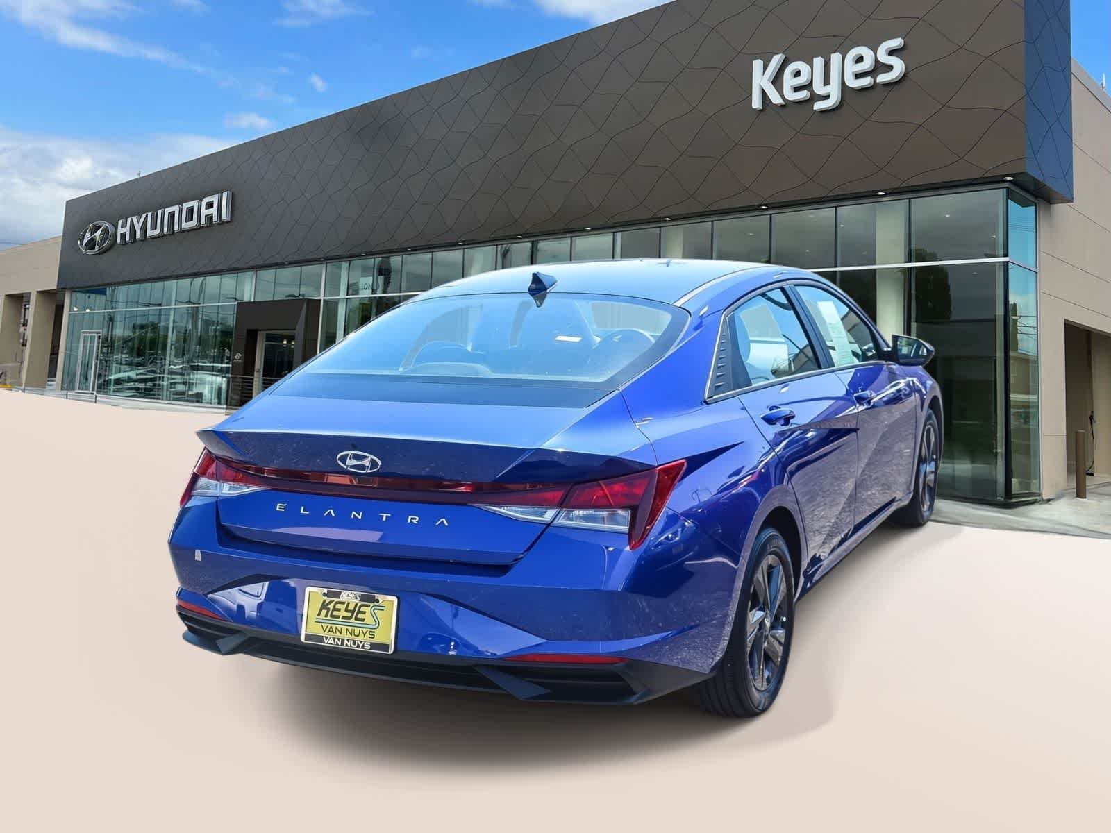 Thumbnail: 2023 Hyundai Elantra - 4