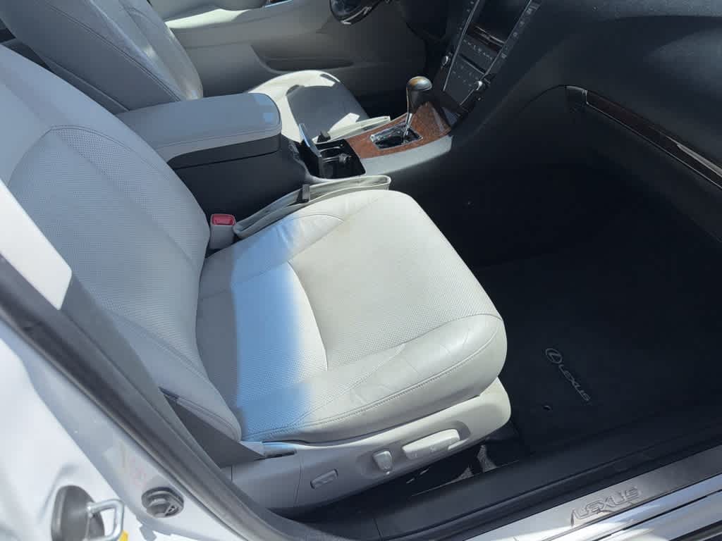 Thumbnail: 2010 Lexus ES - 18