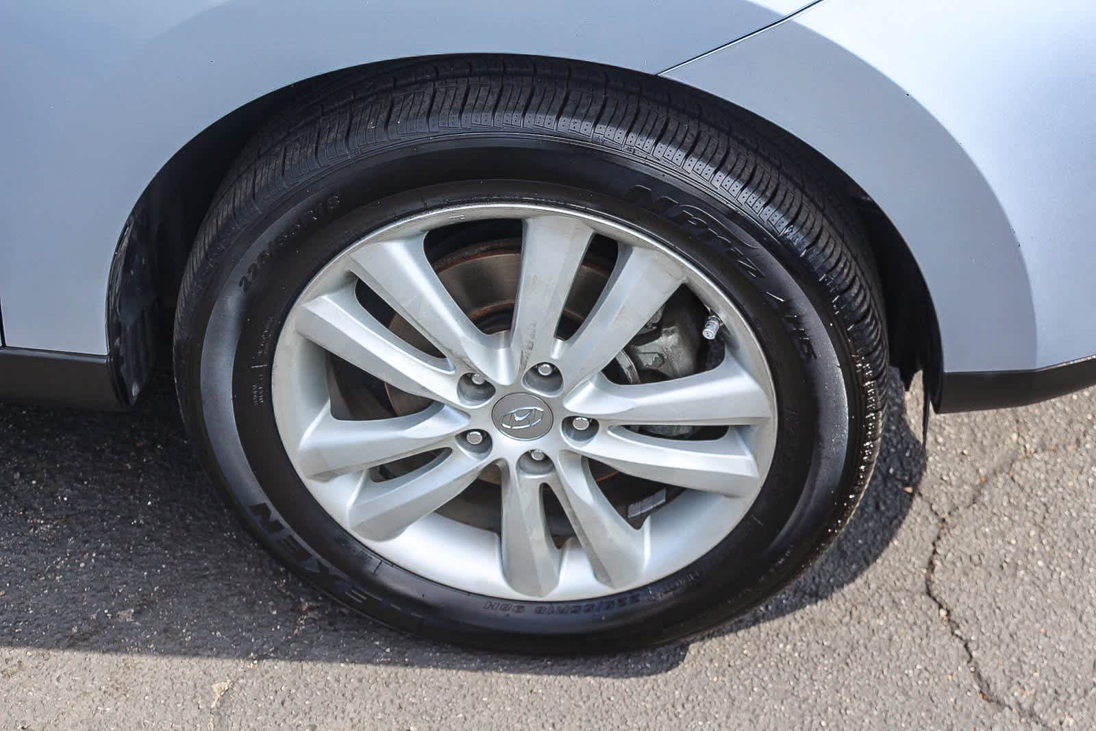 Thumbnail: 2012 Hyundai Tucson - 14