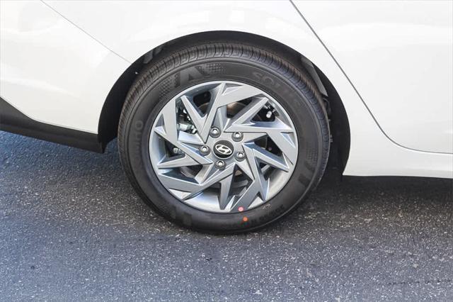 2025 Hyundai Elantra Blue 8