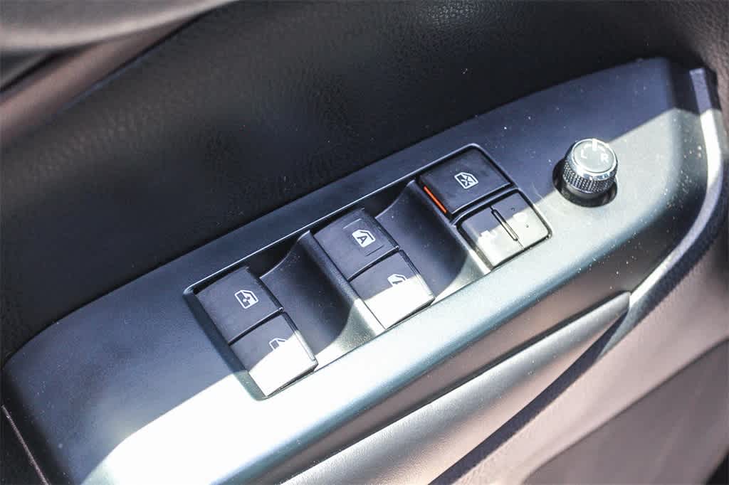 Thumbnail: 2018 Toyota Highlander - 20