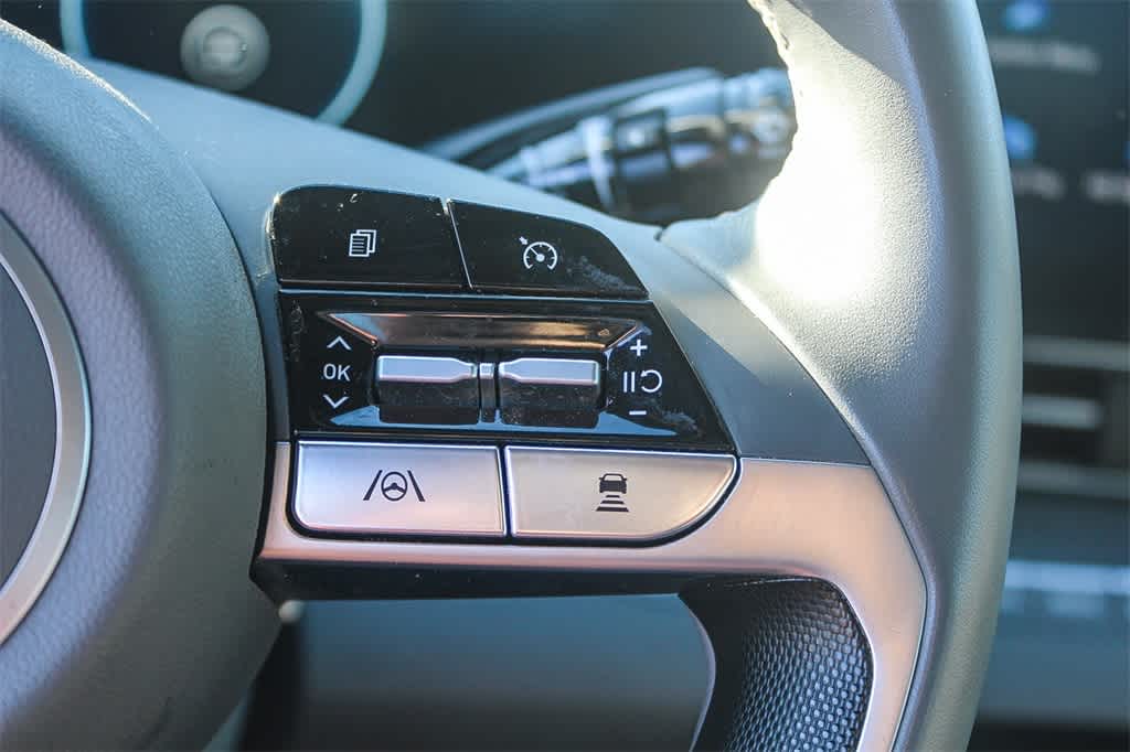 Thumbnail: 2023 Hyundai Elantra - 33