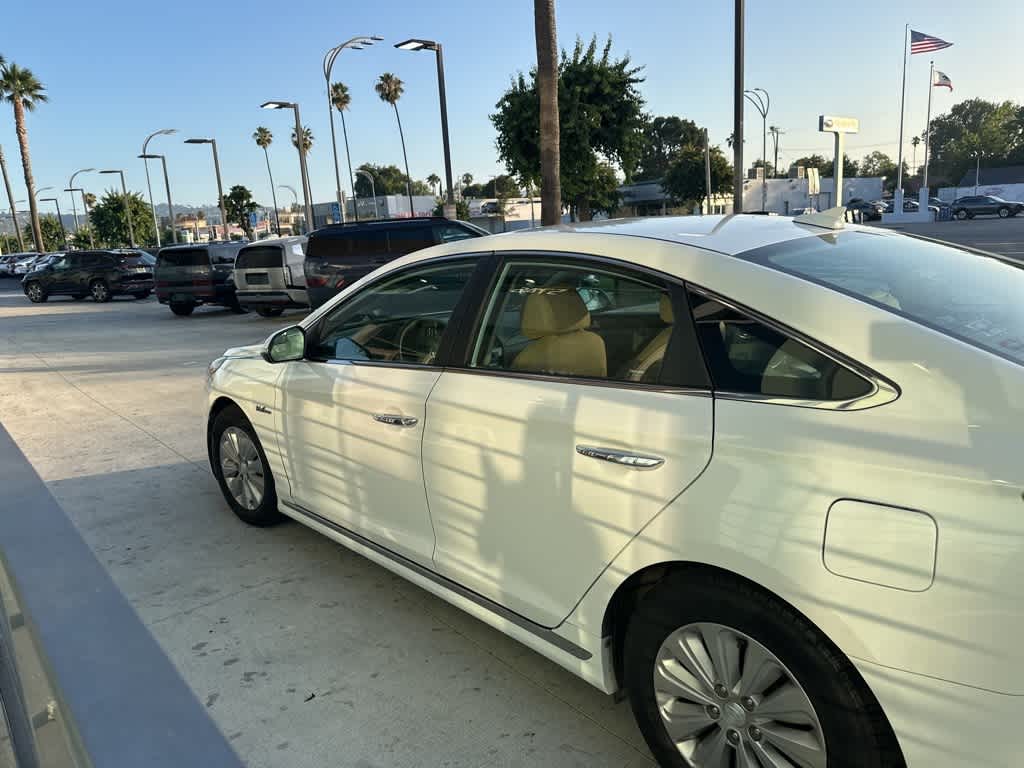 Thumbnail: 2017 Hyundai Sonata - 17