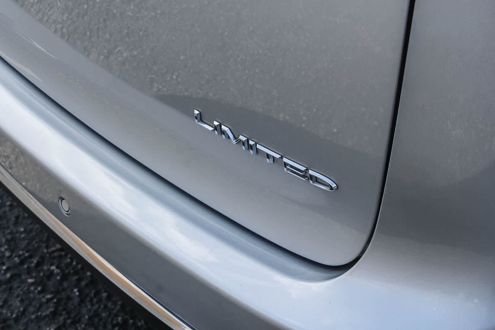 Thumbnail: 2023 Chrysler Pacifica - 12