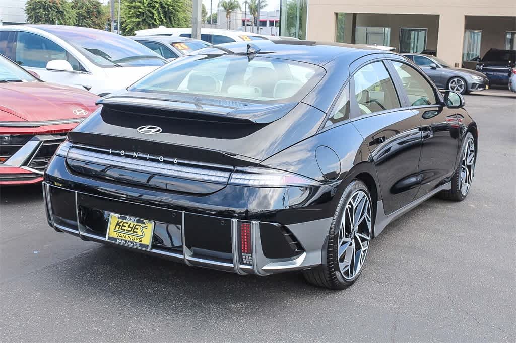 Thumbnail: 2023 Hyundai Ioniq 6 - 4