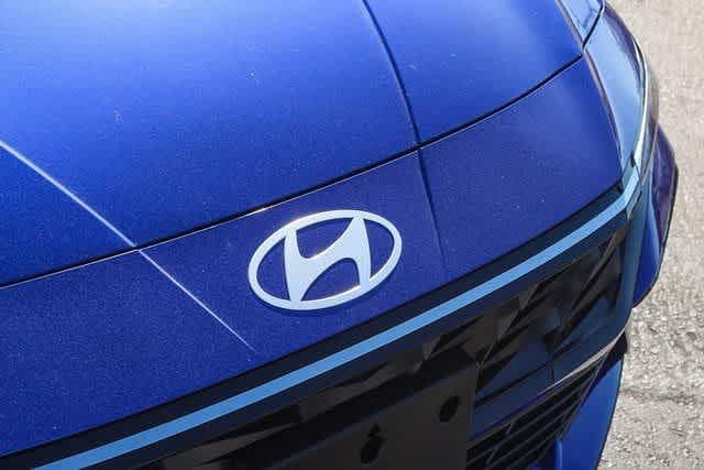 Thumbnail: 2025 Hyundai Elantra - 11