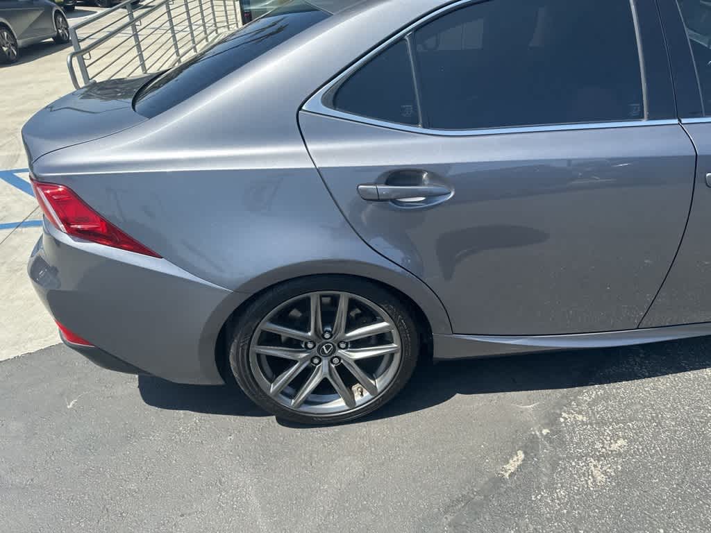 2016 Lexus IS 200t 19