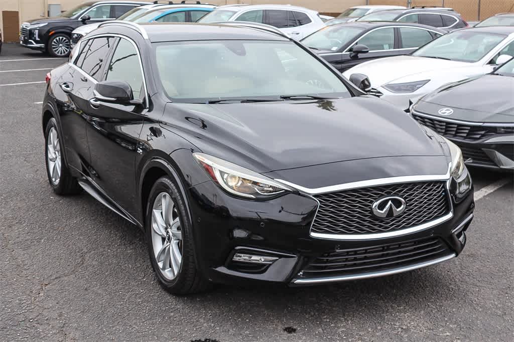 Thumbnail: 2017 INFINITI QX30 - 3