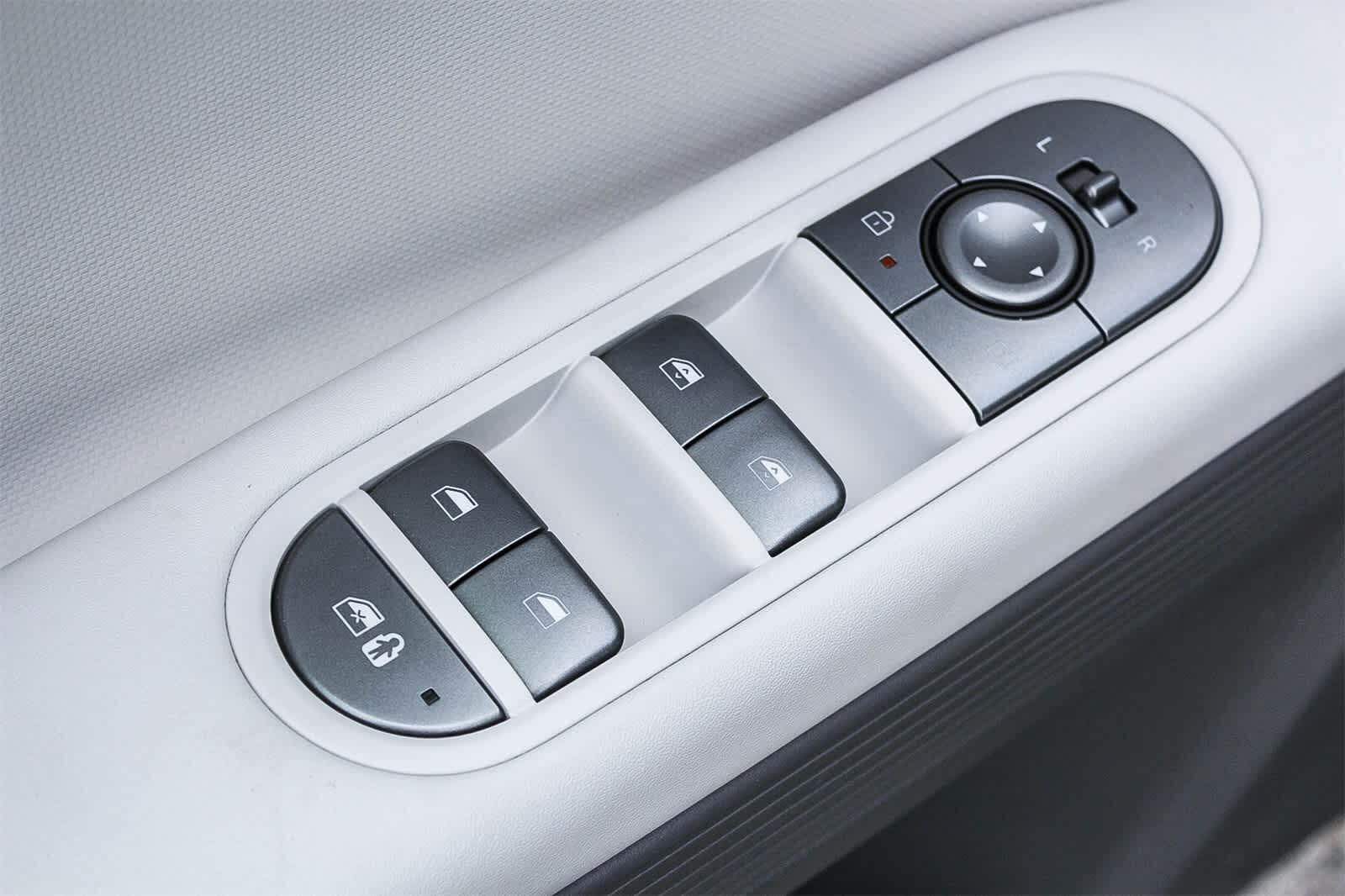 Thumbnail: 2026 Hyundai Ioniq 5 - 27