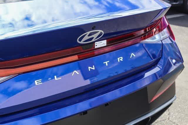 Thumbnail: 2025 Hyundai Elantra - 25