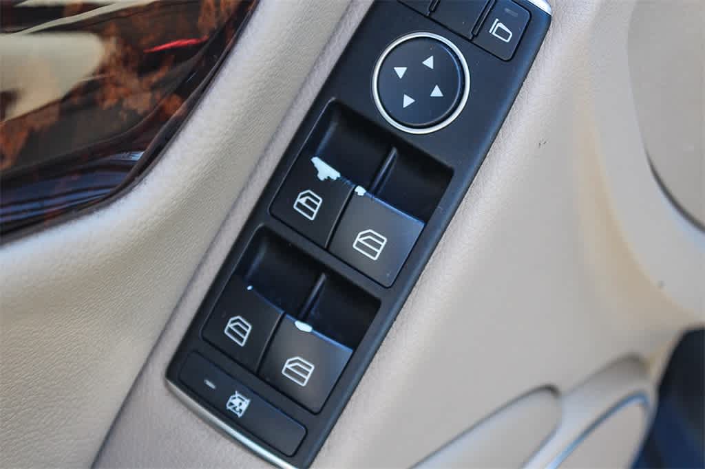 Thumbnail: 2013 Mercedes-Benz C-Class - 20