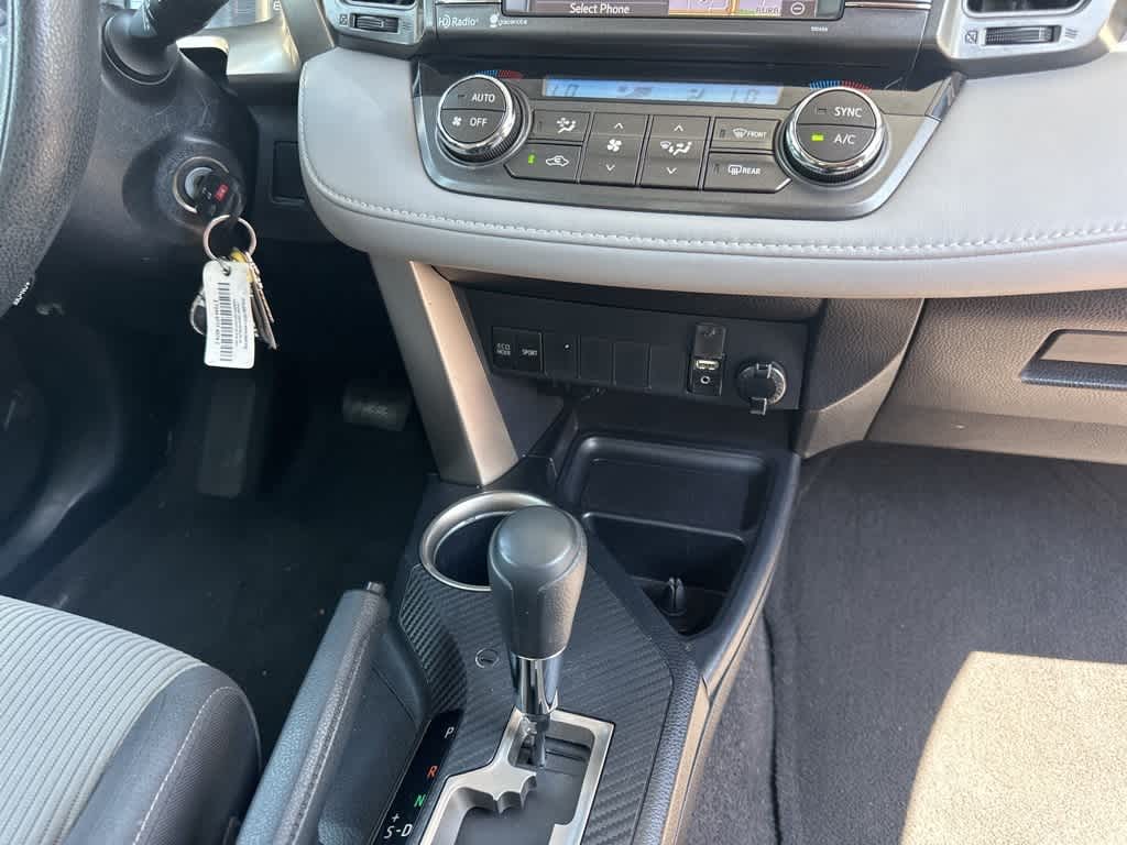 Thumbnail: 2015 Toyota RAV4 - 25