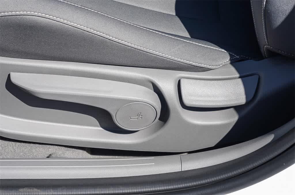 Thumbnail: 2025 Hyundai Elantra - 24