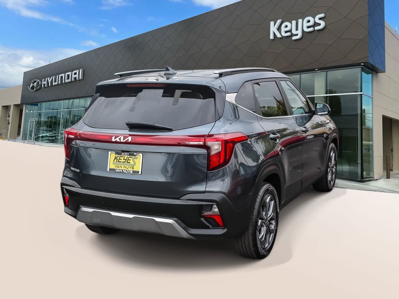 Thumbnail: 2024 Kia Seltos - 4