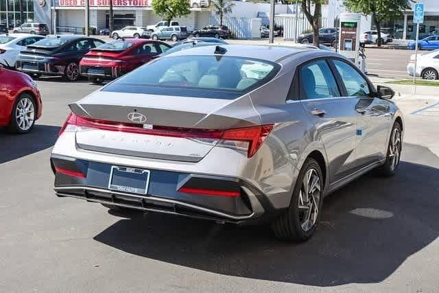 Thumbnail: 2025 Hyundai Elantra - 4