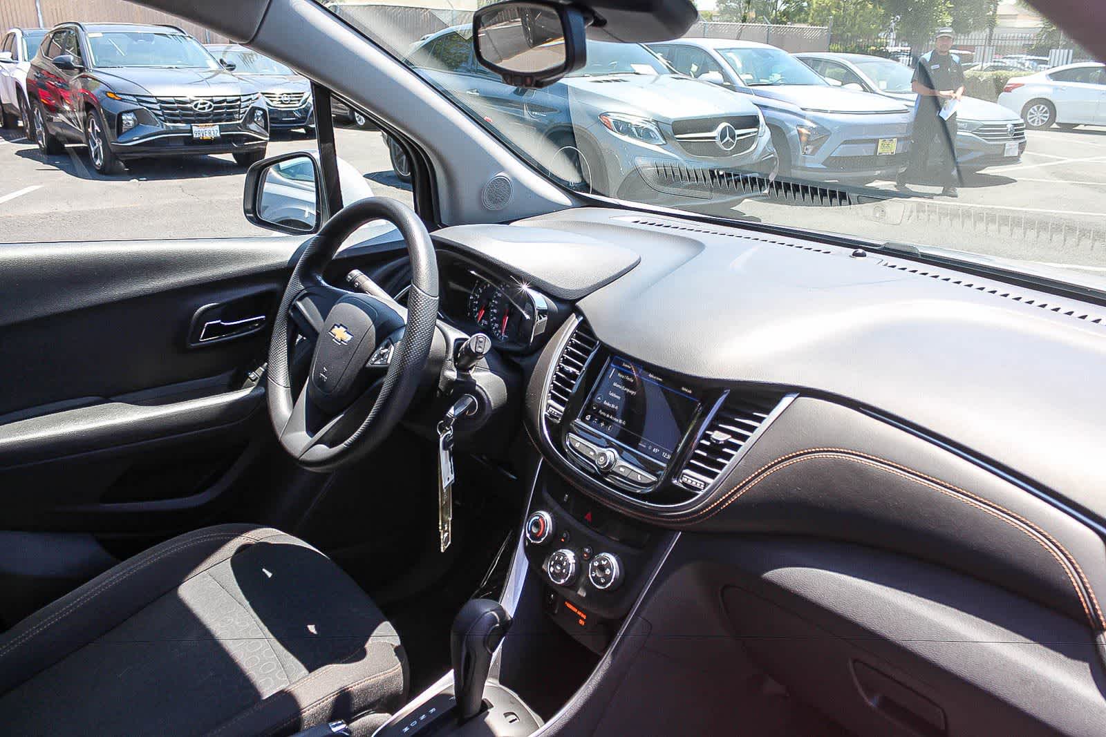 Thumbnail: 2018 Chevrolet Trax - 21