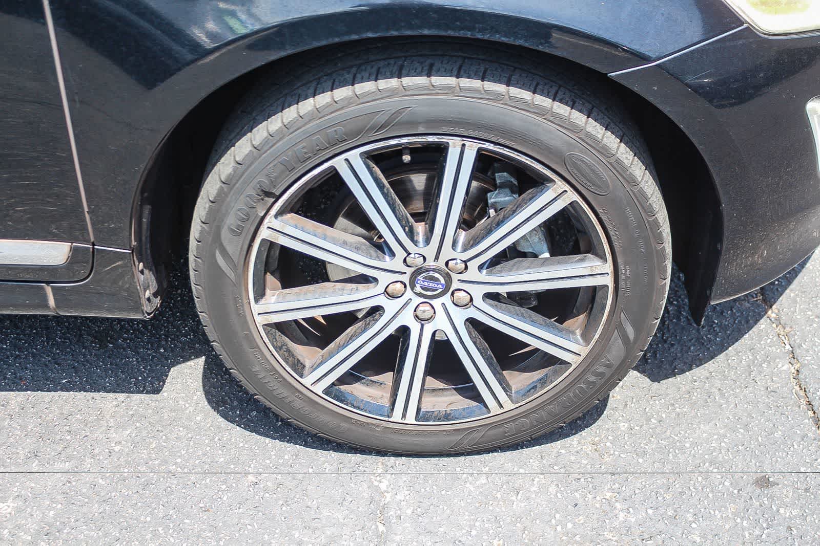 Thumbnail: 2016 Volvo XC60 - 11
