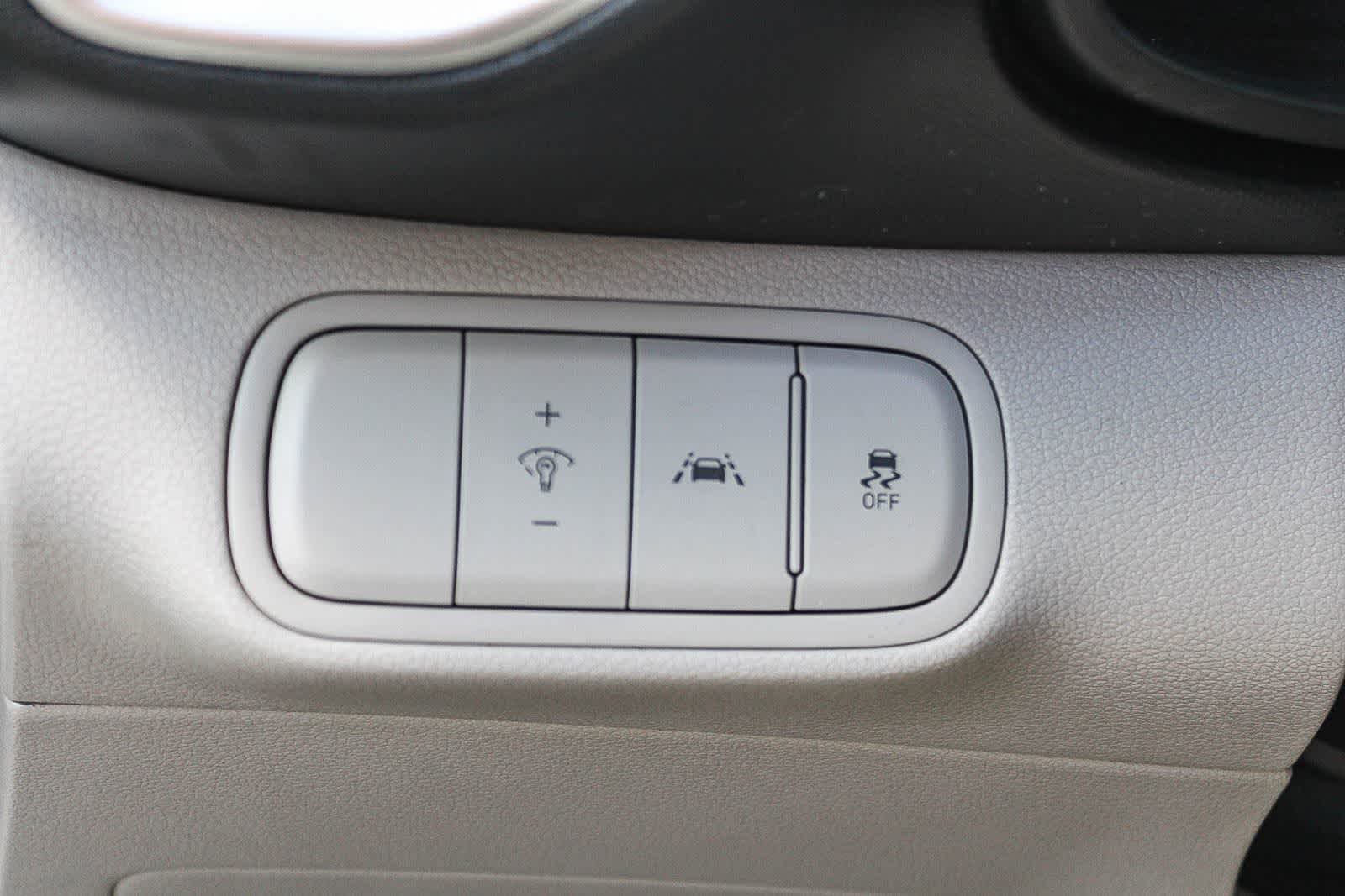 Thumbnail: 2020 Hyundai Venue - 28