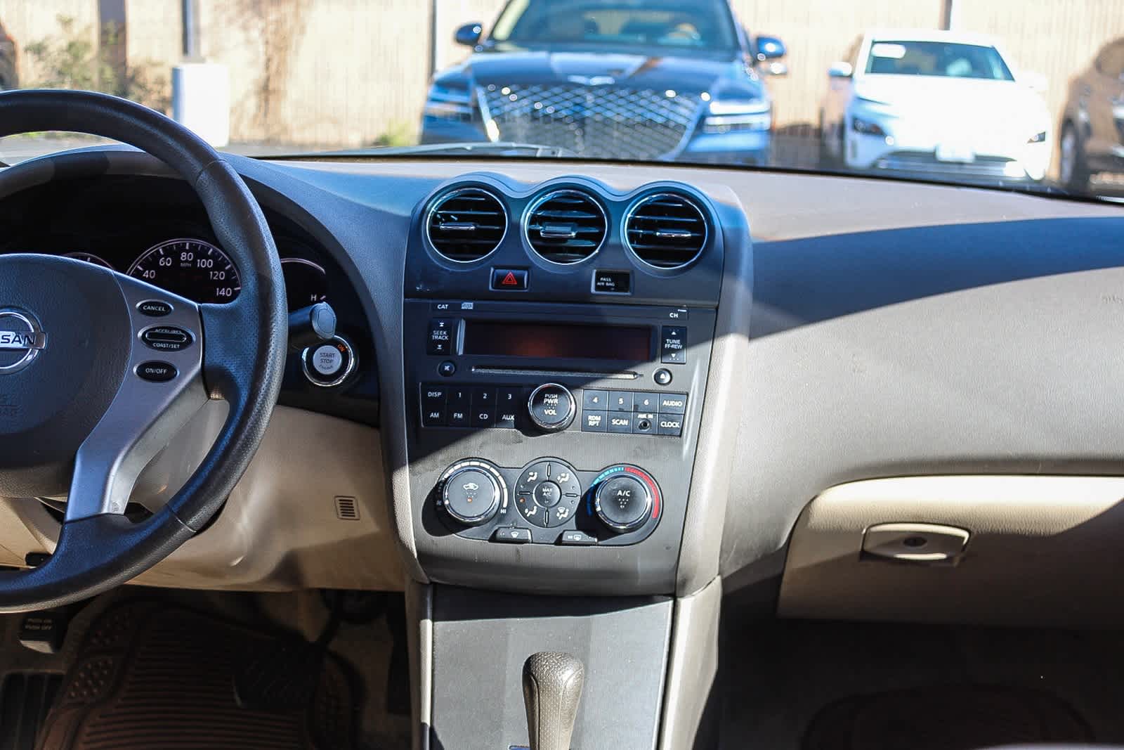 Thumbnail: 2012 Nissan Altima - 19