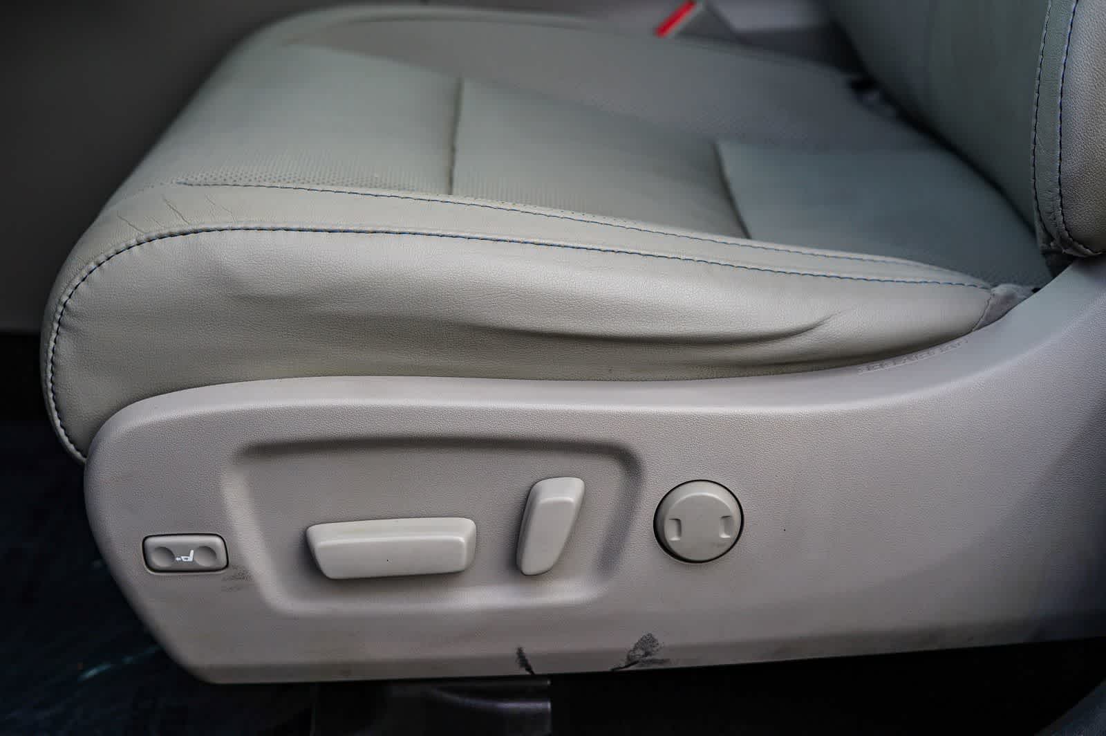 Thumbnail: 2017 Toyota Highlander - 31