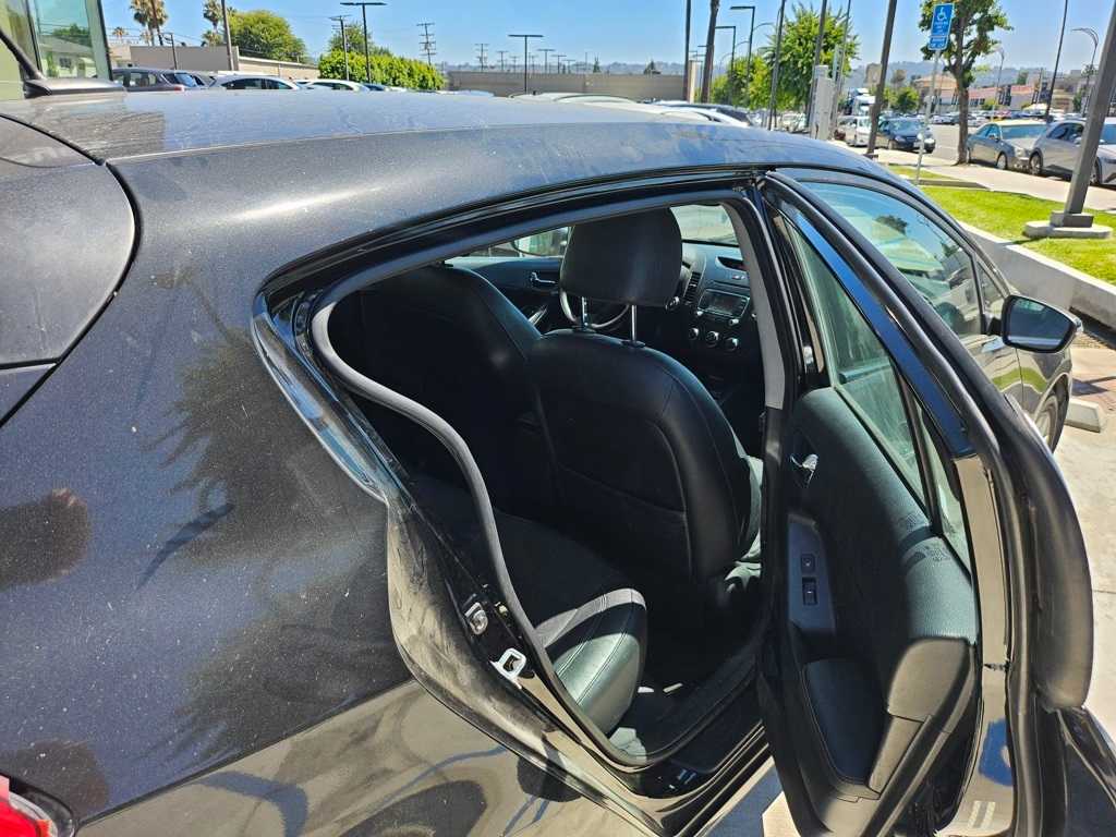 Thumbnail: 2015 Kia Forte - 24