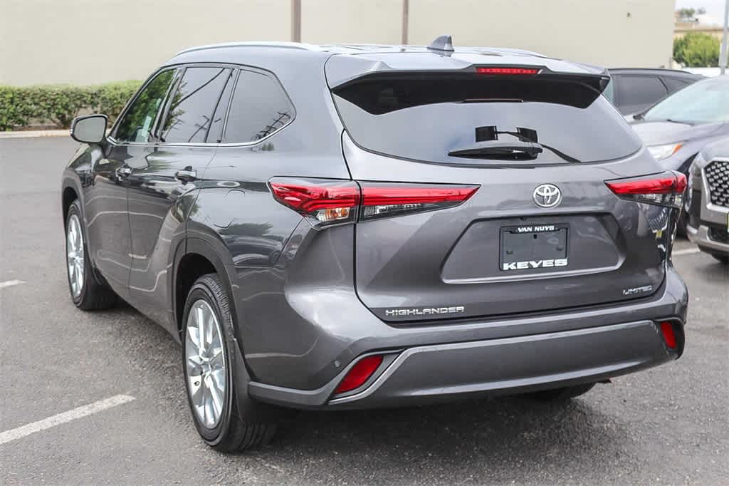Thumbnail: 2022 Toyota Highlander - 6