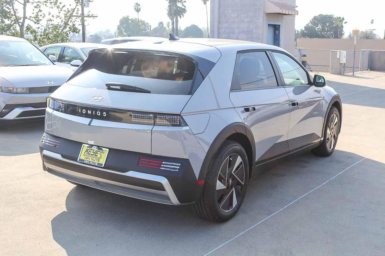 Thumbnail: 2026 Hyundai Ioniq 5 - 4