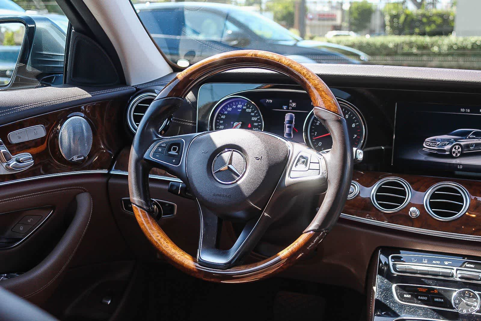 Thumbnail: 2017 Mercedes-Benz E-Class - 19