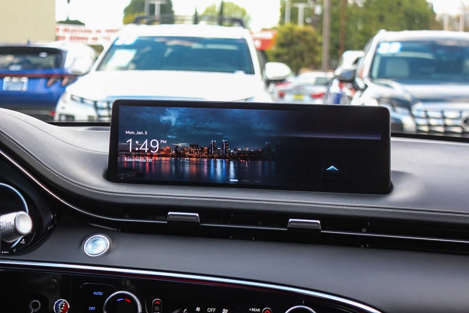 Thumbnail: 2023 Genesis GV70 - 17