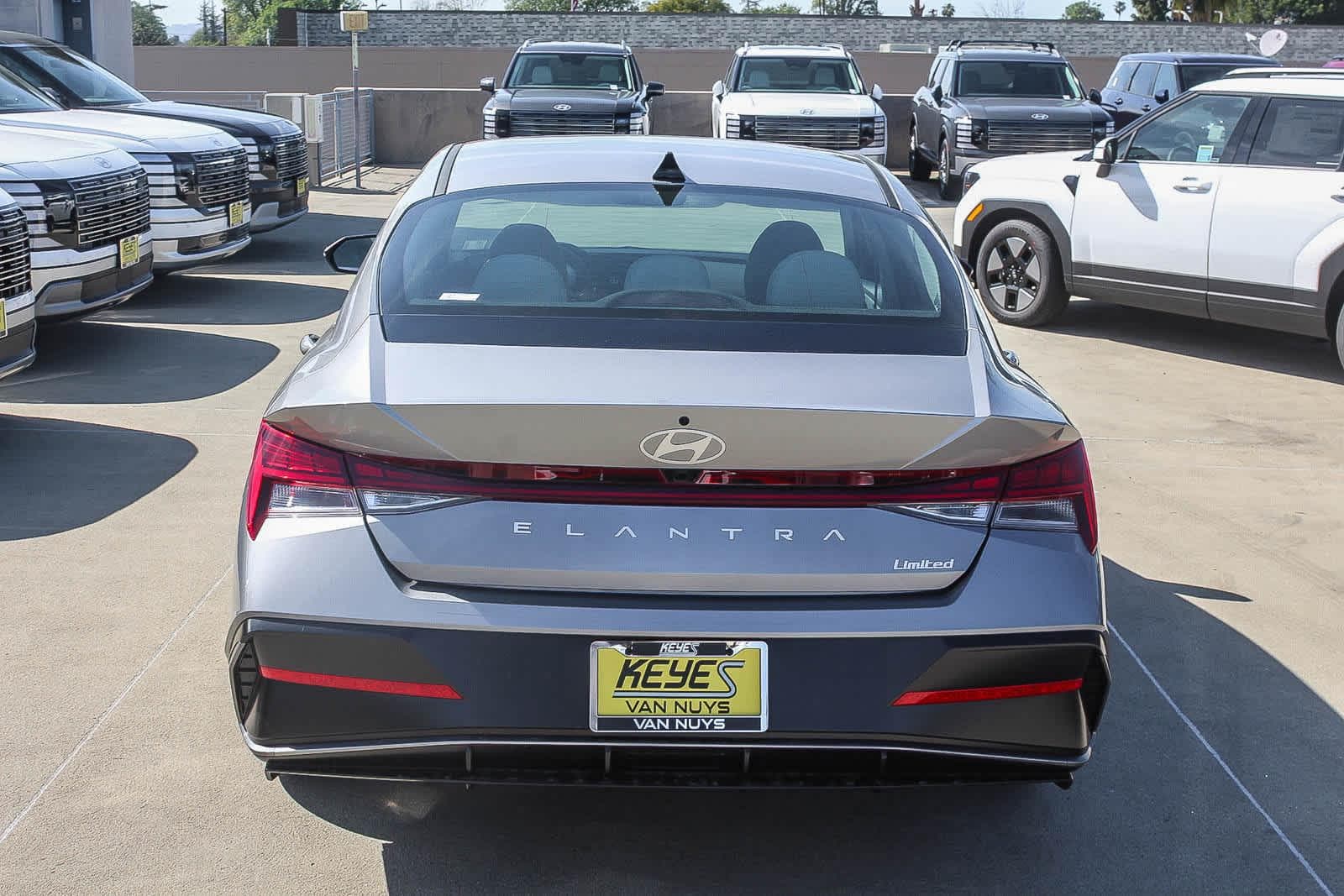 2026 Hyundai Elantra Limited - Photo 6