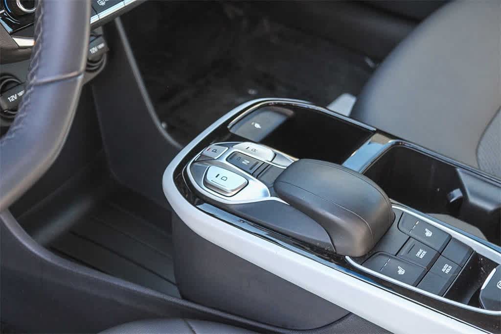 Thumbnail: 2019 Hyundai Ioniq - 19