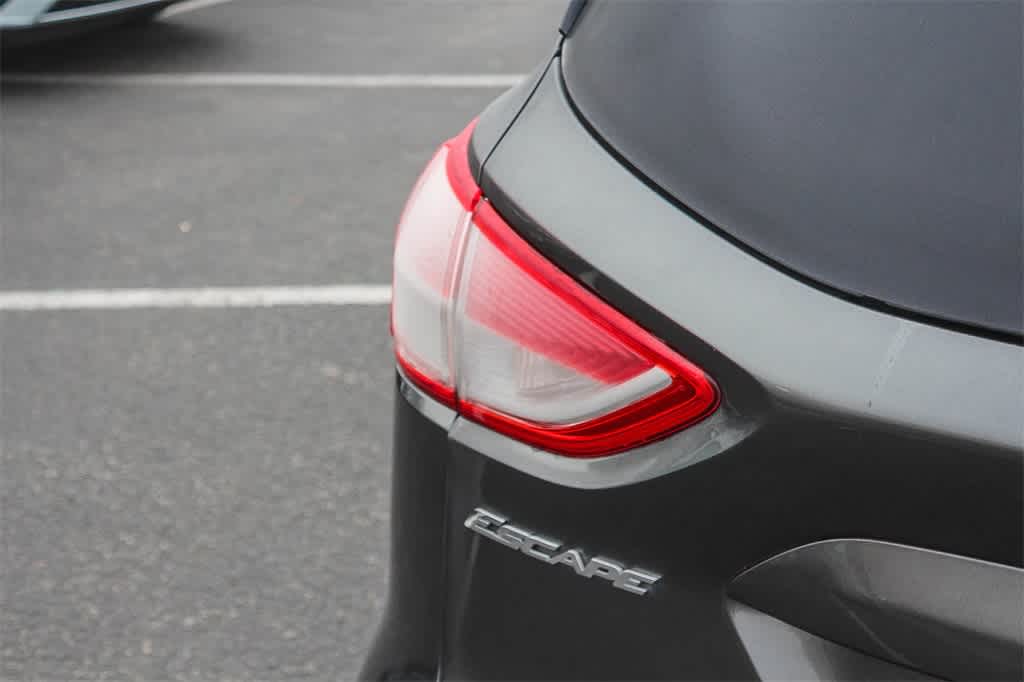 Thumbnail: 2015 Ford Escape - 8