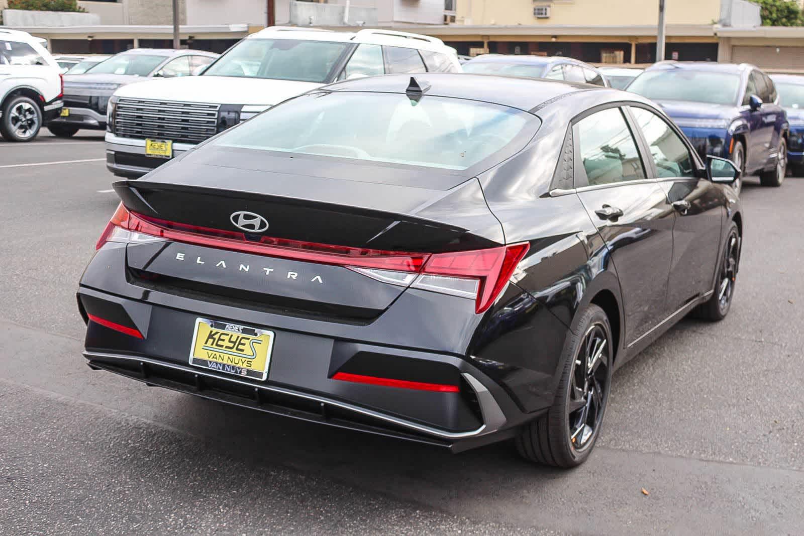 Thumbnail: 2026 Hyundai Elantra - 4
